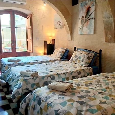 Ta Majsi Farmhouse With Indoor Heated Pool San Lawrenz Buitenkant foto