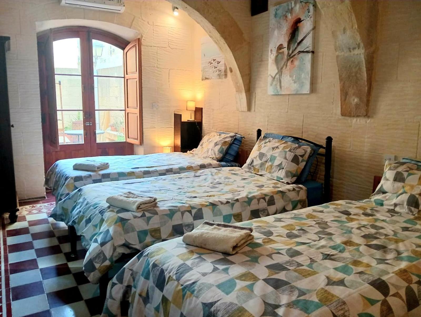 Ta Majsi Farmhouse With Indoor Heated Pool San Lawrenz Buitenkant foto