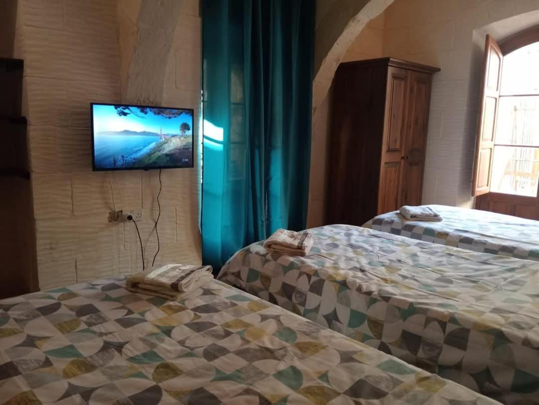 Ta Majsi Farmhouse With Indoor Heated Pool San Lawrenz Buitenkant foto