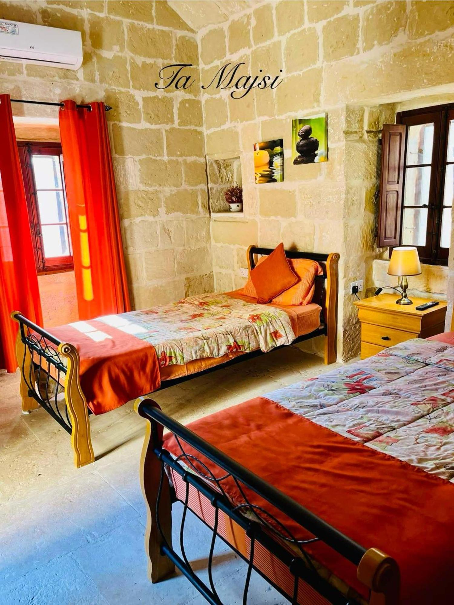Ta Majsi Farmhouse With Indoor Heated Pool San Lawrenz Buitenkant foto